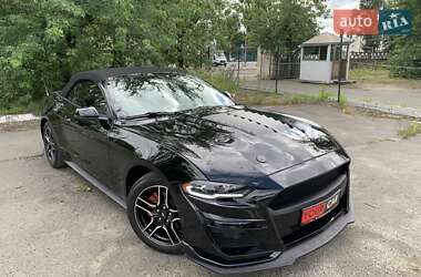 Кабриолет Ford Mustang 2019 в 