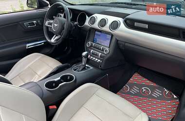 Кабриолет Ford Mustang 2019 в 