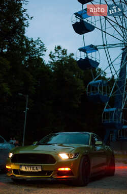 Купе Ford Mustang 2015 в 