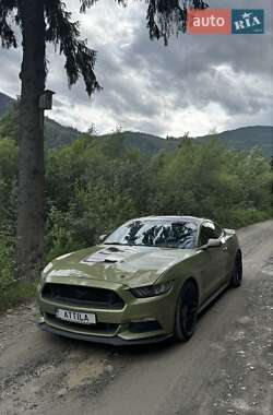 Купе Ford Mustang 2015 в 