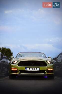 Купе Ford Mustang 2015 в 