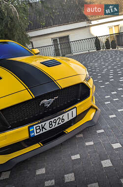 Купе Ford Mustang 2014 в 