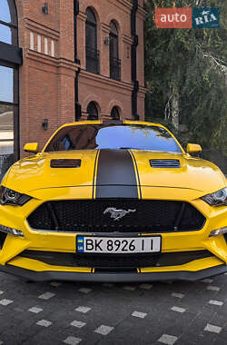 Купе Ford Mustang 2014 в 