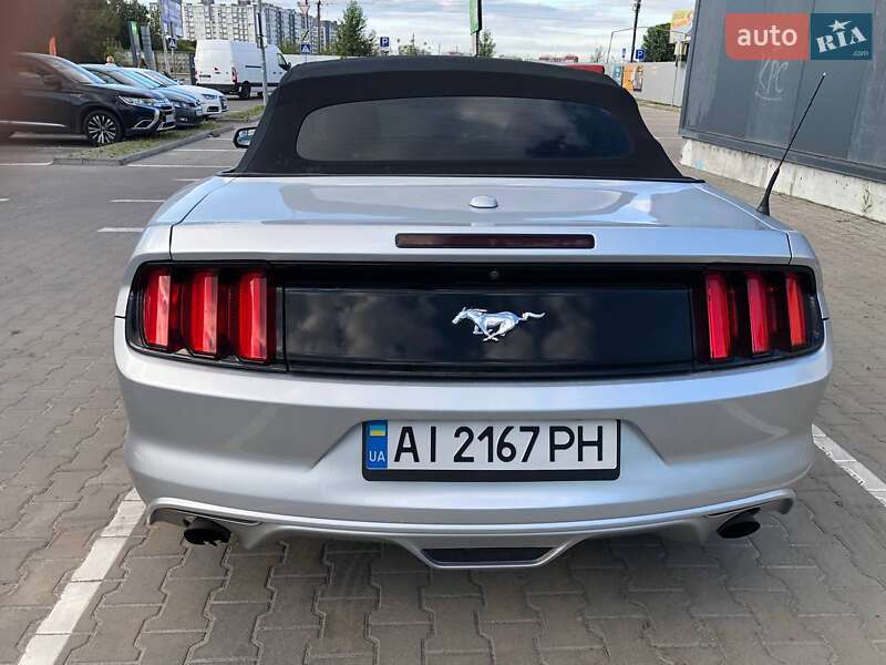 Кабриолет Ford Mustang 2016 в Киеве