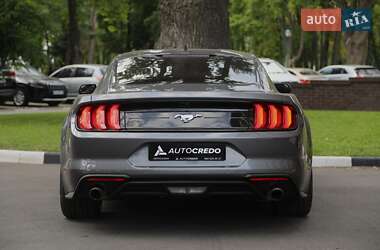 Купе Ford Mustang 2022 в 