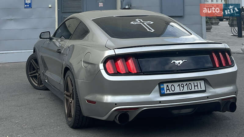 Купе Ford Mustang 2016 в 