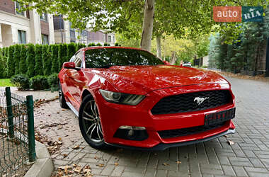 Купе Ford Mustang 2015 в 