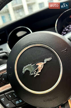 Купе Ford Mustang 2015 в 
