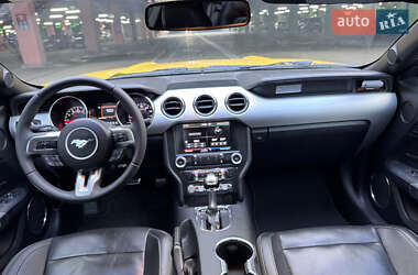 Купе Ford Mustang 2014 в 