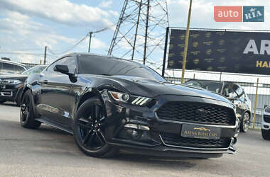 Купе Ford Mustang 2014 в 