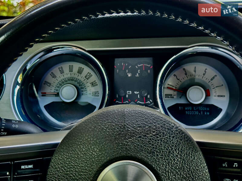 Купе Ford Mustang 2011 в Львове