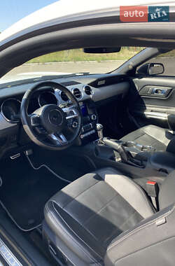 Купе Ford Mustang 2015 в 