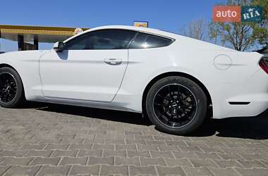 Купе Ford Mustang 2015 в 