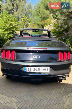 Кабриолет Ford Mustang 2015 в 