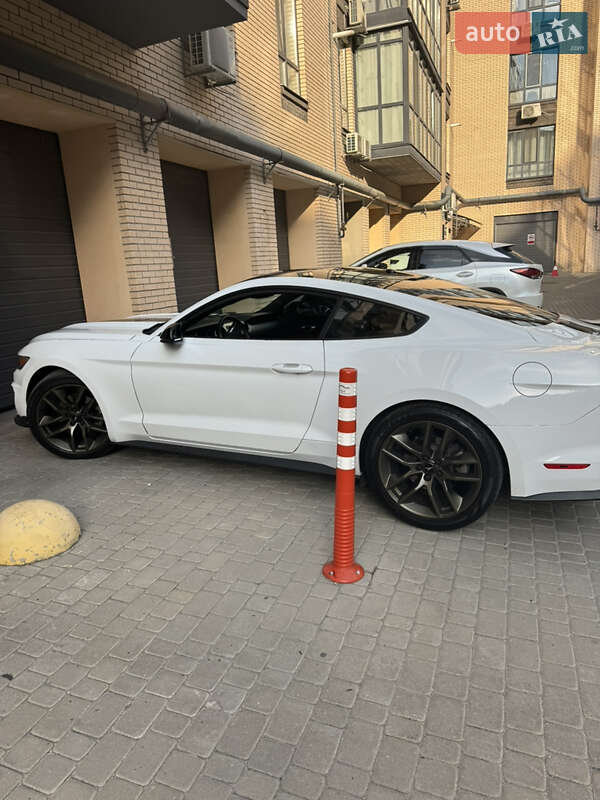 Ford Mustang 2015