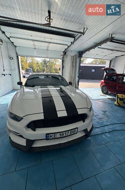 Купе Ford Mustang 2015 в 