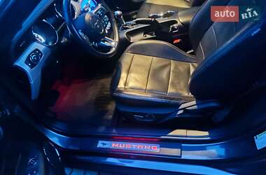 Купе Ford Mustang 2017 в 