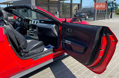 Кабриолет Ford Mustang 2015 в 
