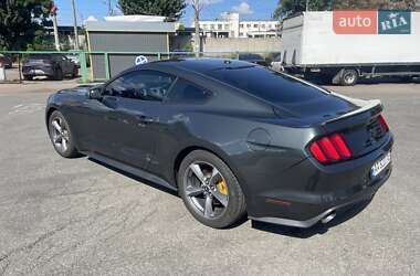 Купе Ford Mustang 2015 в 