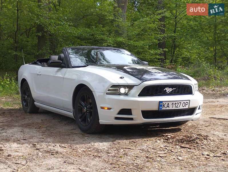 Кабриолет Ford Mustang 2014 в Киеве