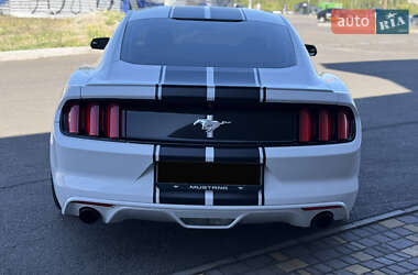Купе Ford Mustang 2015 в 