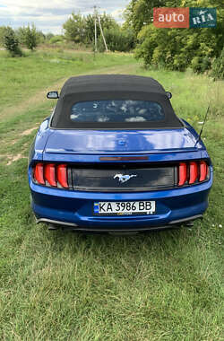 Кабриолет Ford Mustang 2018 в Киеве