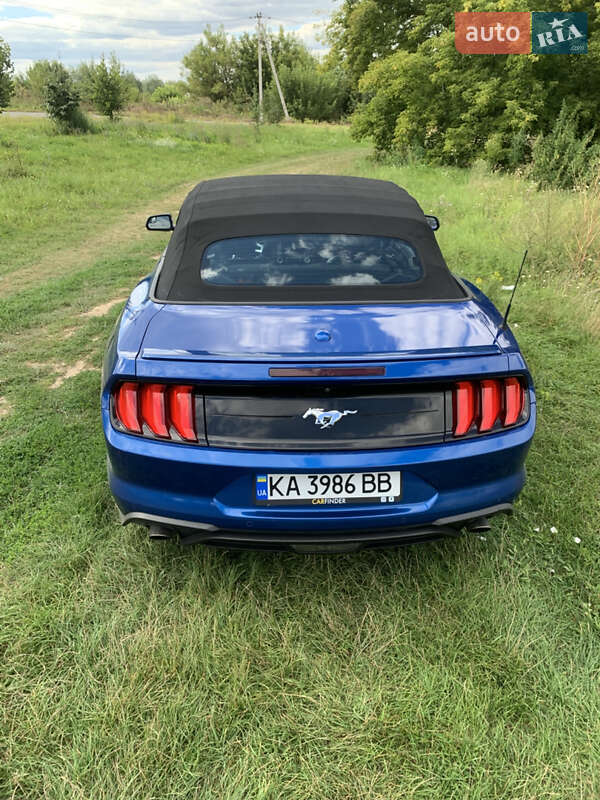 Кабриолет Ford Mustang 2018 в Киеве