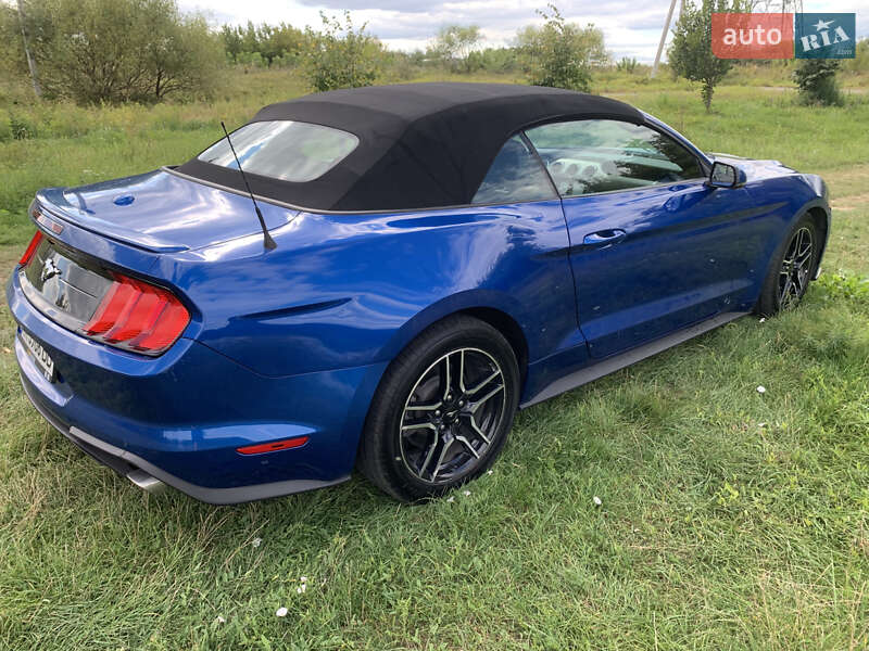 Кабриолет Ford Mustang 2018 в Киеве