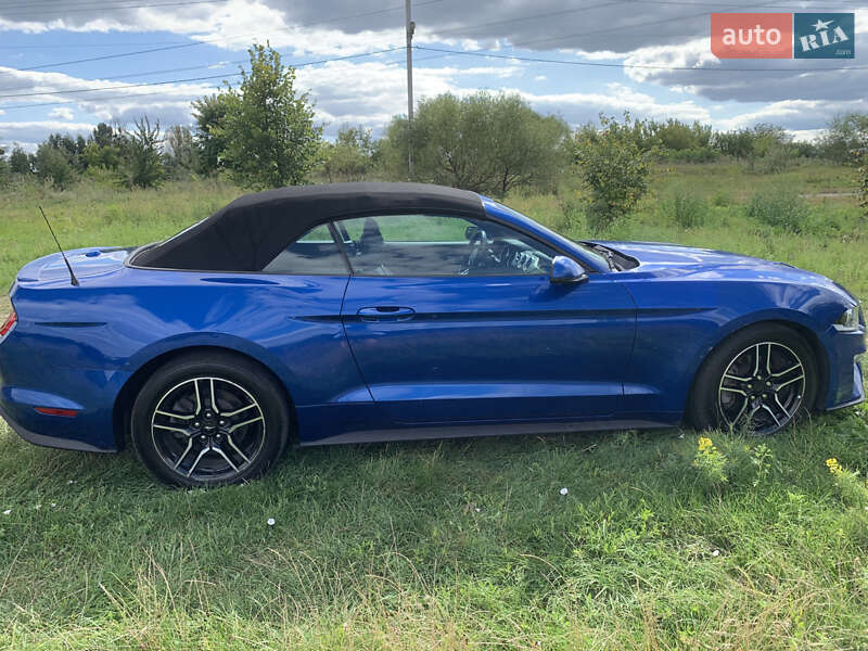 Кабриолет Ford Mustang 2018 в Киеве