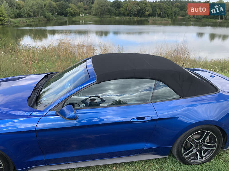 Кабриолет Ford Mustang 2018 в Киеве