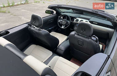 Кабриолет Ford Mustang 2019 в 