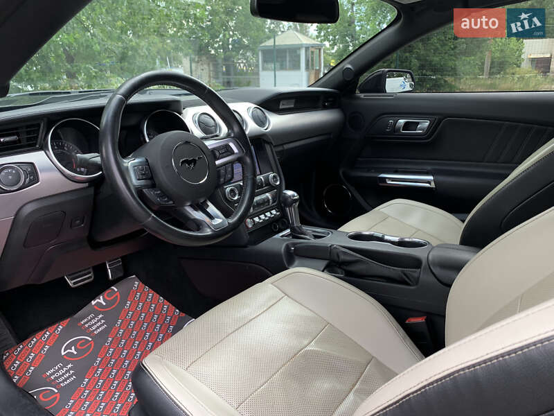 Кабріолет Ford Mustang 2019 в Києві