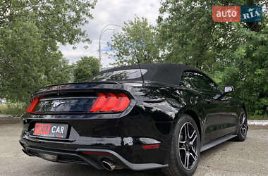 Кабриолет Ford Mustang 2019 в 