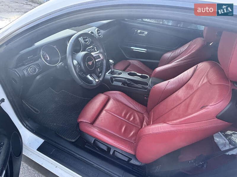 Купе Ford Mustang 2019 в Луцке