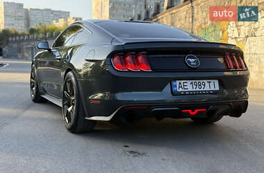 Купе Ford Mustang 2015 в 
