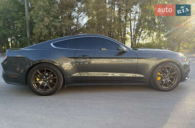 Купе Ford Mustang 2015 в 