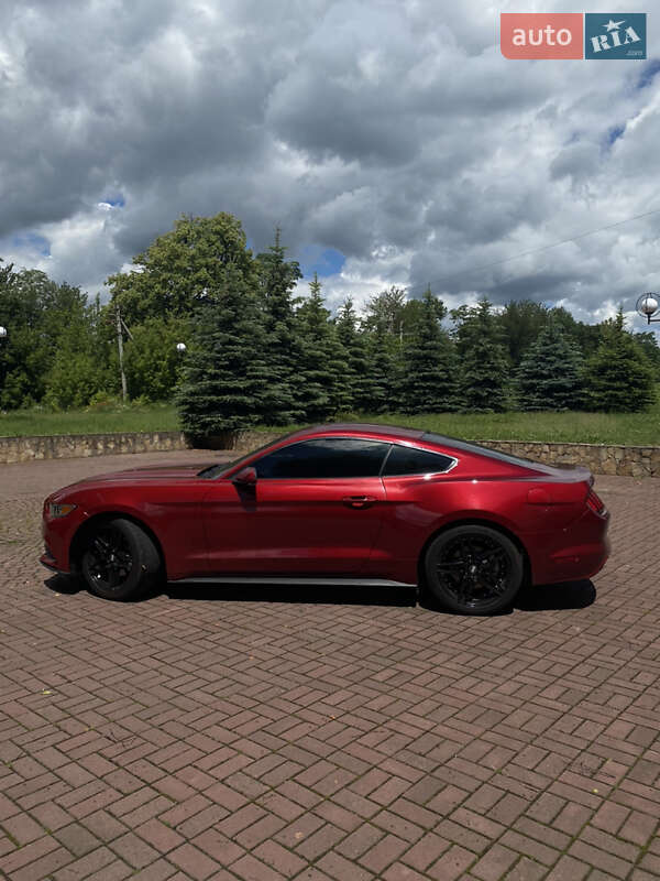 Купе Ford Mustang 2016 в Тульчине