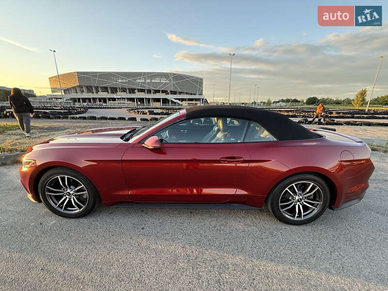Кабриолет Ford Mustang 2016 в Львове
