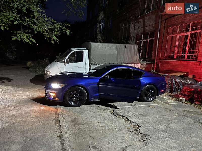 Купе Ford Mustang 2015 в Днепре