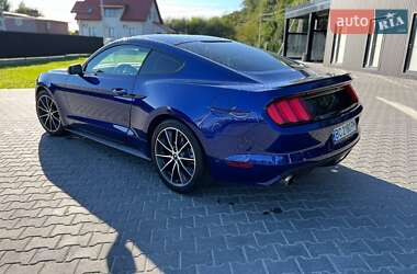 Купе Ford Mustang 2015 в 