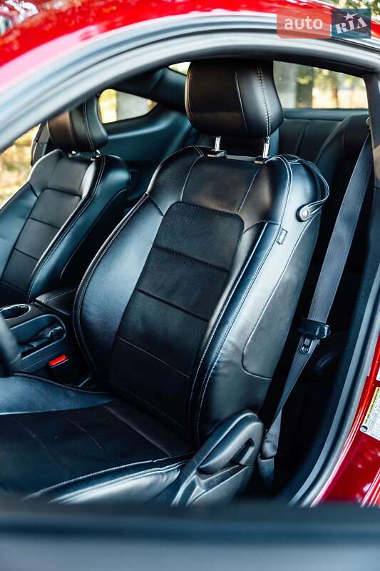 Купе Ford Mustang 2015 в Киеве
