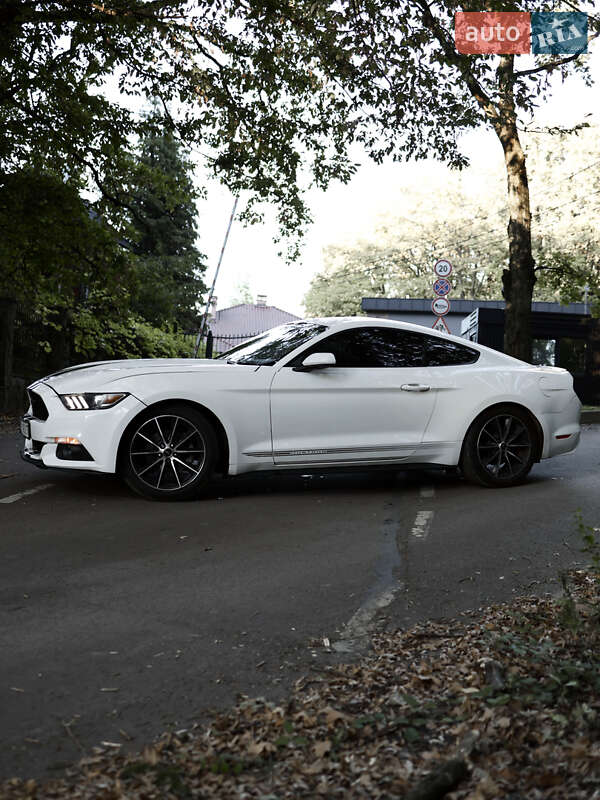 Купе Ford Mustang 2015 в Ужгороде
