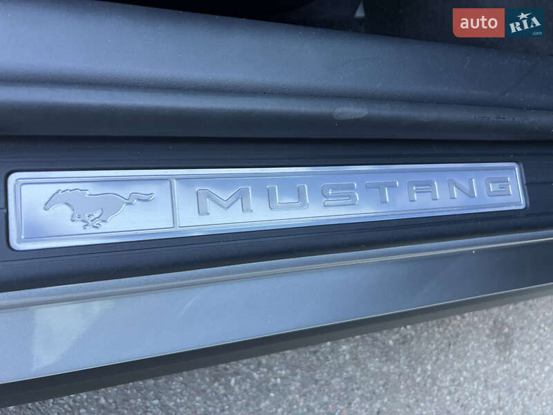Кабриолет Ford Mustang 2024 в Киеве