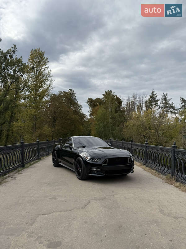 Купе Ford Mustang 2015 в Харкові