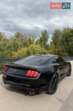 Купе Ford Mustang 2015 в 