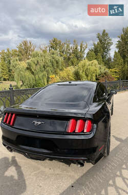 Купе Ford Mustang 2015 в 