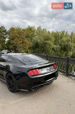 Купе Ford Mustang 2015 в 