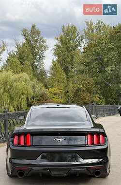 Купе Ford Mustang 2015 в 