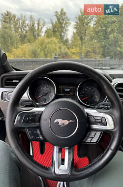 Купе Ford Mustang 2015 в 