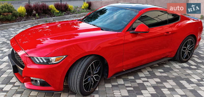 Купе Ford Mustang 2017 в 